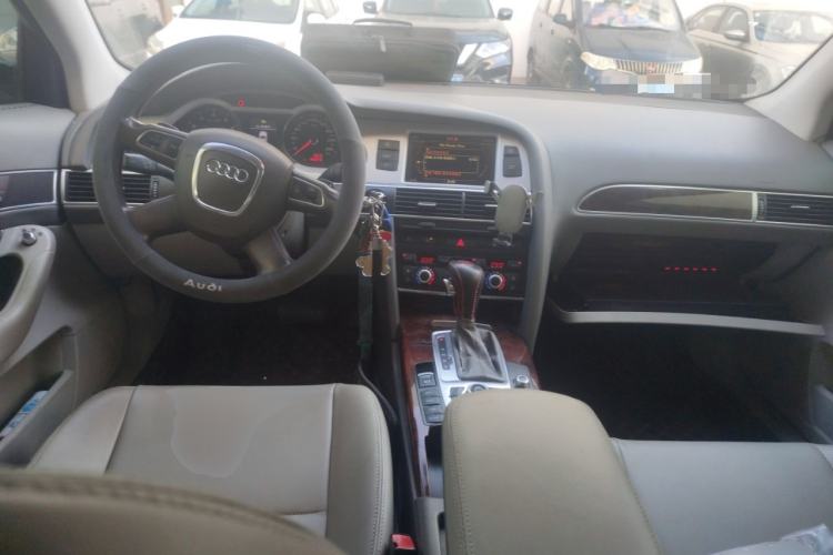 Used Audi A6L 2010 2.4L Technology Edition Center Console