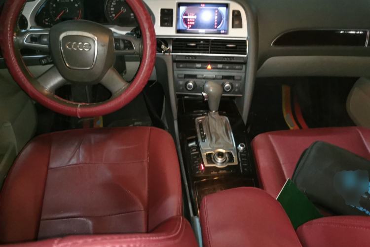 Used Audi A6L 2010 2.0 TFSI Automatic Standard Edition Center Console
