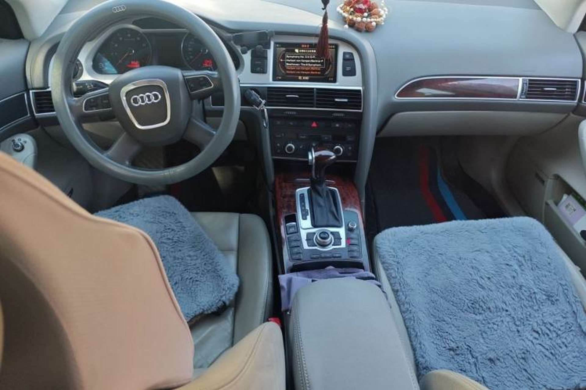 Used Audi A6L 2010 2.4L Comfort Edition Center Console