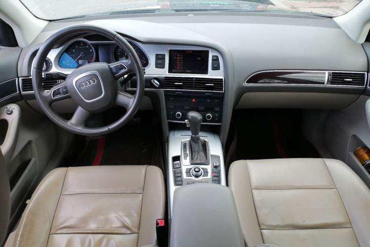 Used Audi A6L 2010 2.0 TFSI Automatic Standard Edition Center Console