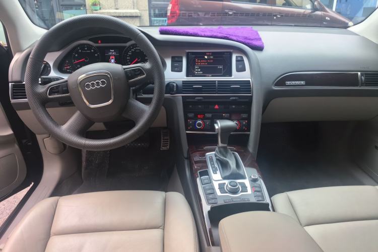 Used Audi A6L 2010 2.4L Comfort Edition Center Console