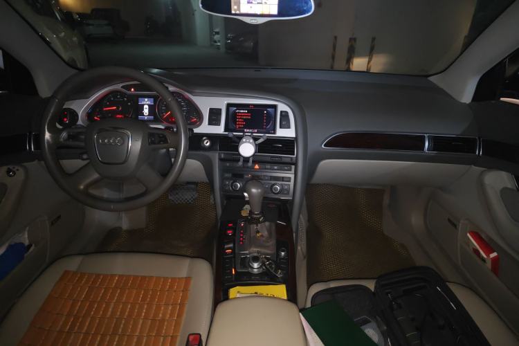 Used Audi A6L 2010 2.4L Comfort Edition Center Console