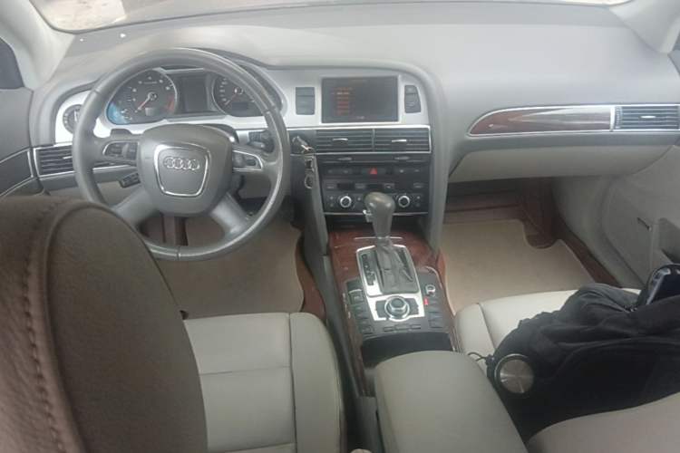 Used Audi A6L 2010 2.4L Comfort Edition Center Console