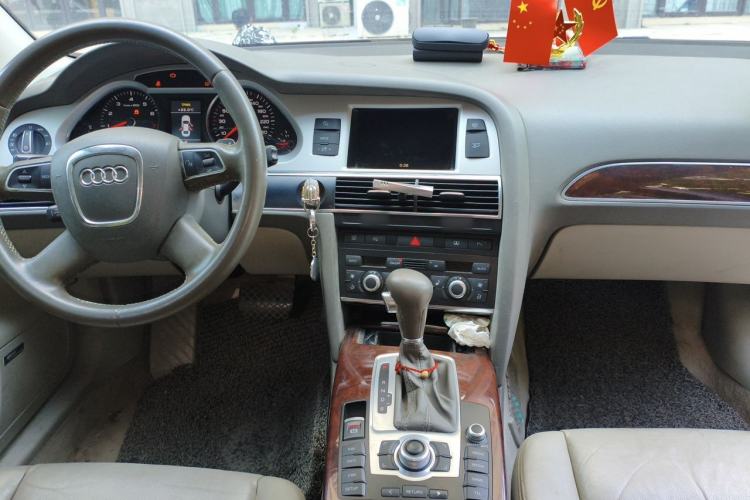 Used Audi A6L 2010 2.4L Comfort Edition Center Console