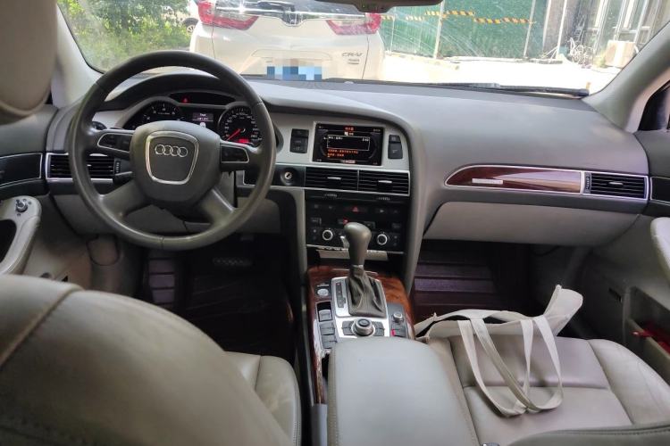 Used Audi A6L 2010 3.0 TFSI quattro Luxury Model Center Console