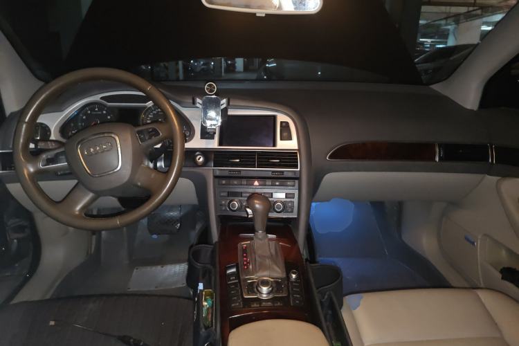 Used Audi A6L 2010 2.4L Comfort Edition Center Console