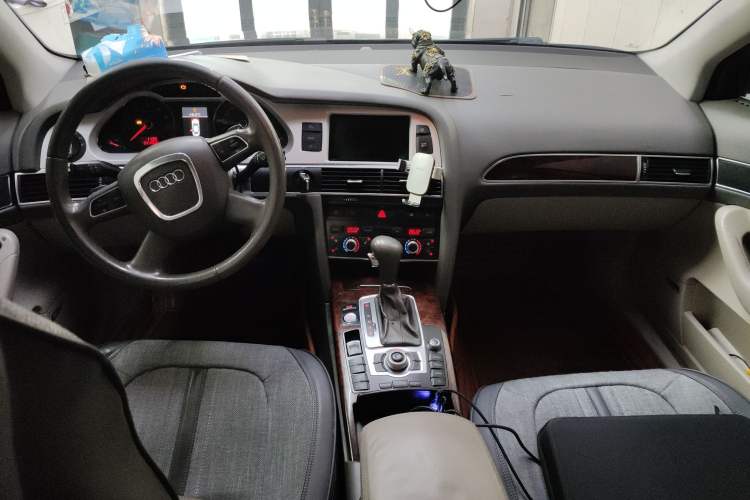 Used Audi A6L 2010 2.4L Comfort Edition Center Console