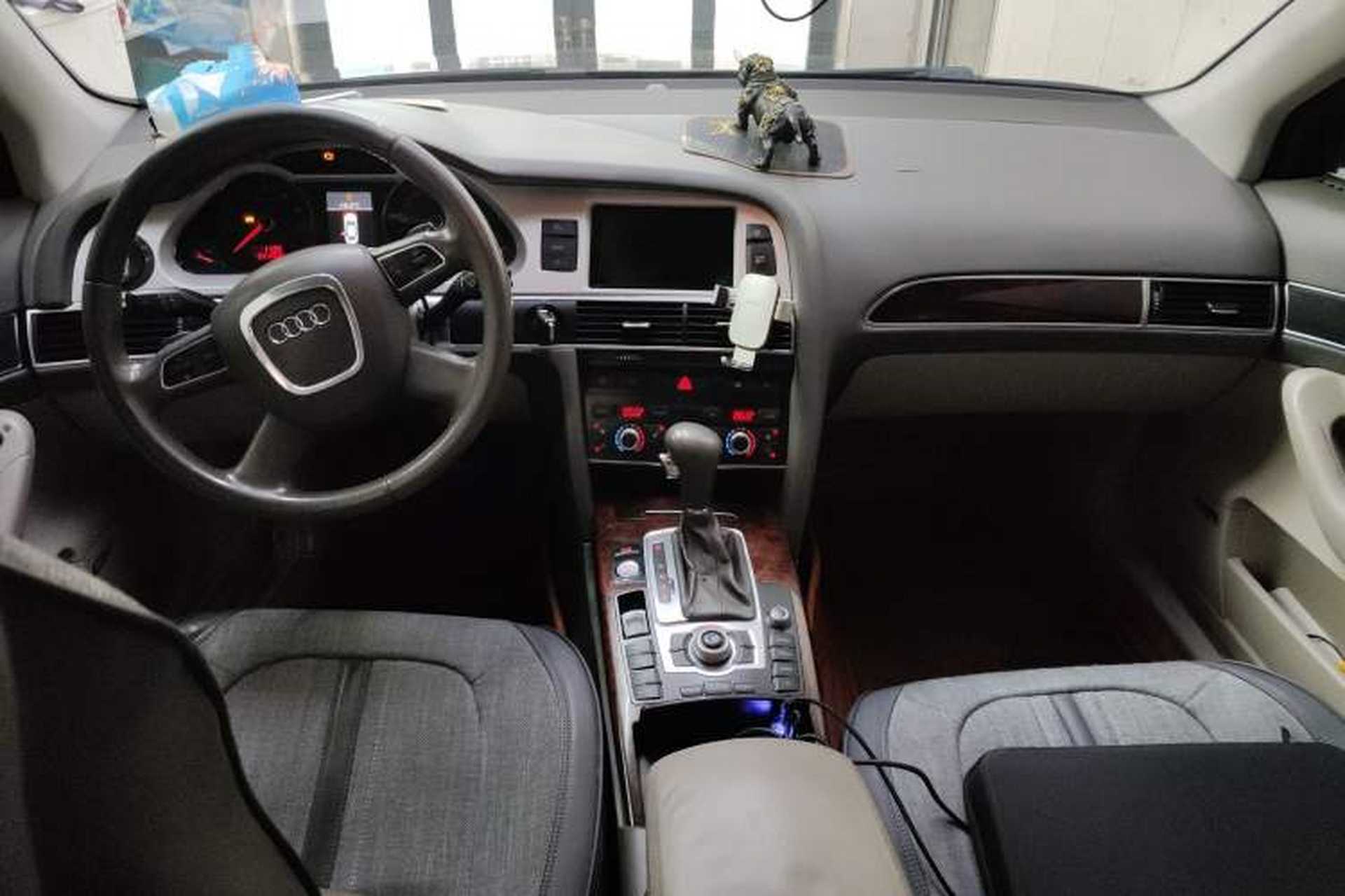 Used Audi A6L 2010 2.4L Comfort Edition Center Console