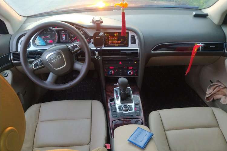 Used Audi A6L 2010 2.7 TDI Center Console