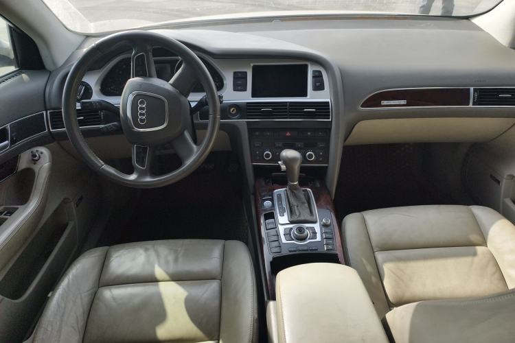 Used Audi A6L 2010 3.0 TFSI quattro Luxury Model Center Console