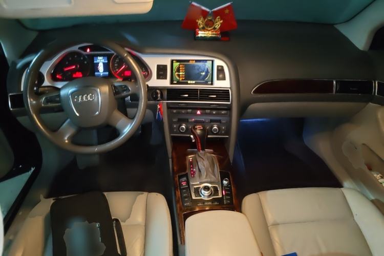 Used Audi A6L 2010 2.4L Comfort Edition Center Console