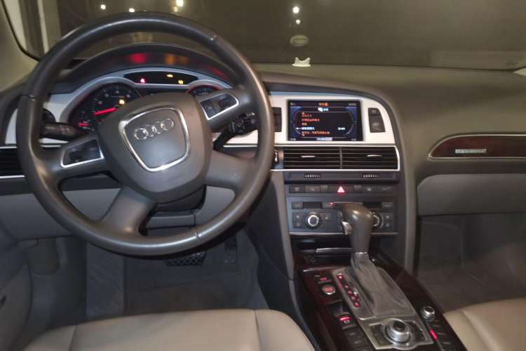 Used Audi A6L 2010 3.0 TFSI quattro Luxury Model Center Console