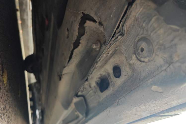 Used Audi A6L 2010 2.0 TFSI Automatic Standard Edition Chassis Front Left