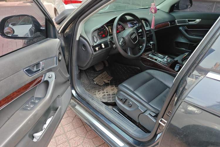 Used Audi A6L 2010 2.0 TFSI Automatic Standard Edition Driver Seat