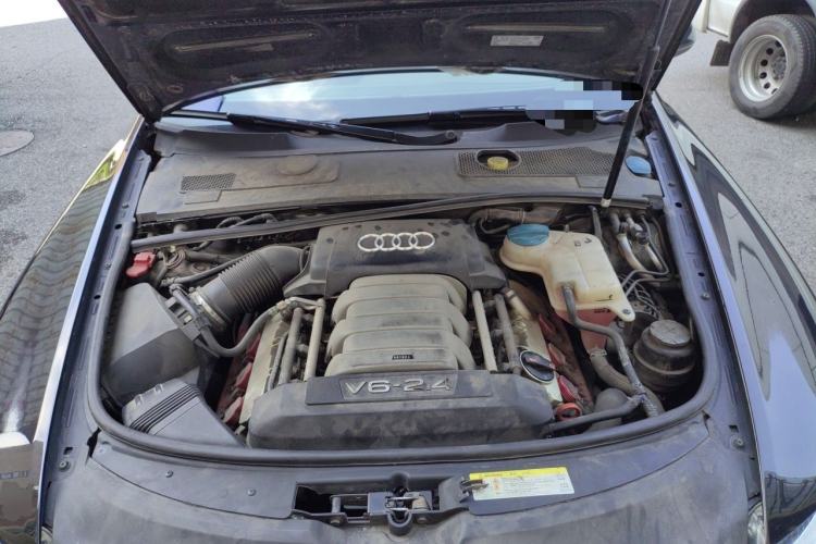 Used Audi A6L 2010 2.4L Comfort Edition Engine Bay