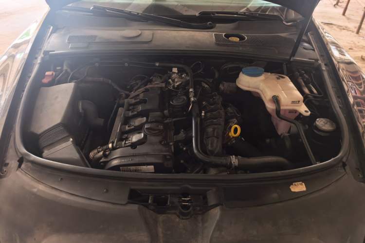 Used Audi A6L 2010 2.0 TFSI Automatic Standard Edition Engine Bay