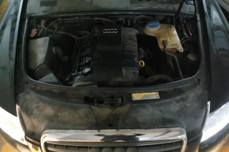 Used Audi A6L 2010 2.0 TFSI Automatic Standard Edition Engine Bay