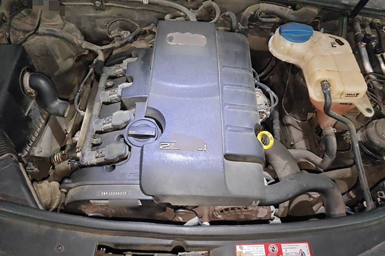 Used Audi A6L 2010 2.0 TFSI Automatic Standard Edition Engine Bay