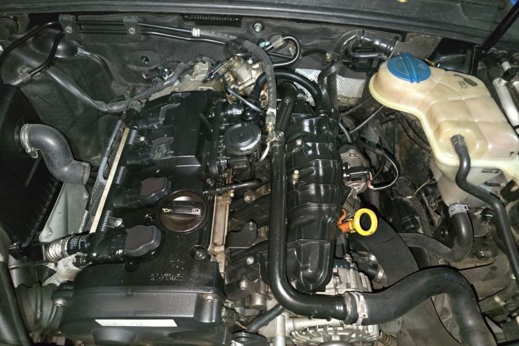 Used Audi A6L 2010 2.0 TFSI Automatic Standard Edition Engine Bay