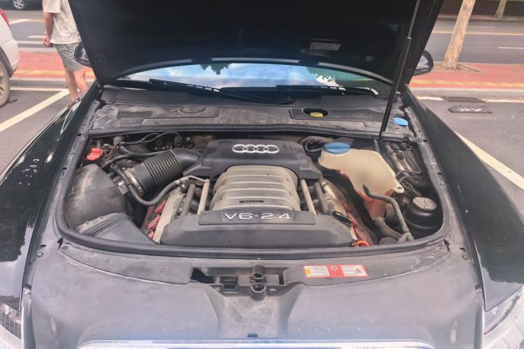 Used Audi A6L 2010 2.4L Comfort Edition Engine Bay