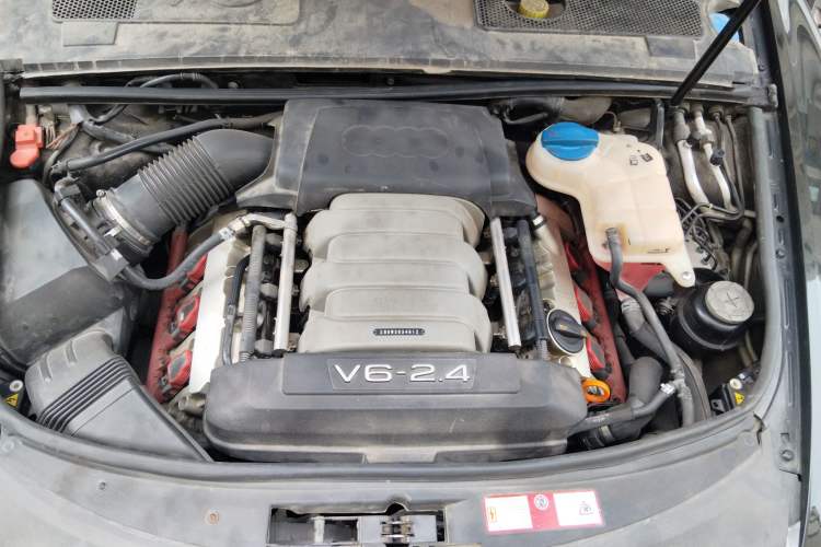 Used Audi A6L 2010 2.4L Comfort Edition Engine Bay