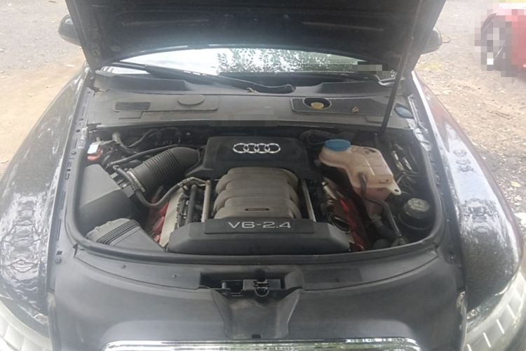 Used Audi A6L 2010 2.4L Comfort Edition Engine Bay
