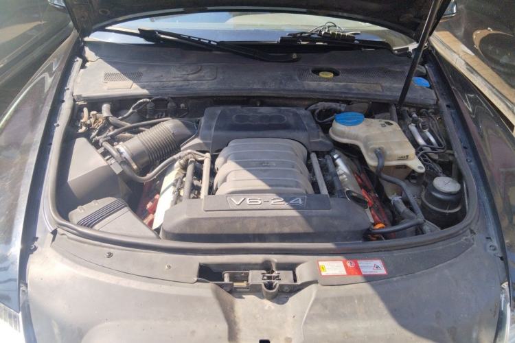 Used Audi A6L 2010 2.4L Comfort Edition Engine Bay