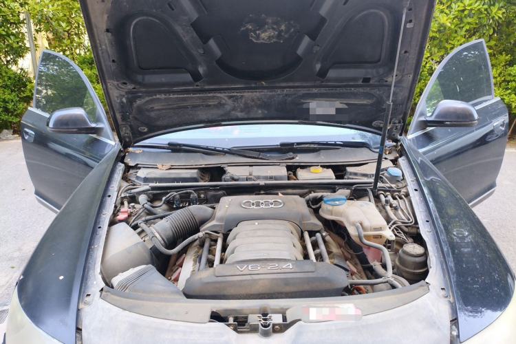 Used Audi A6L 2010 2.4L Comfort Edition Engine Bay
