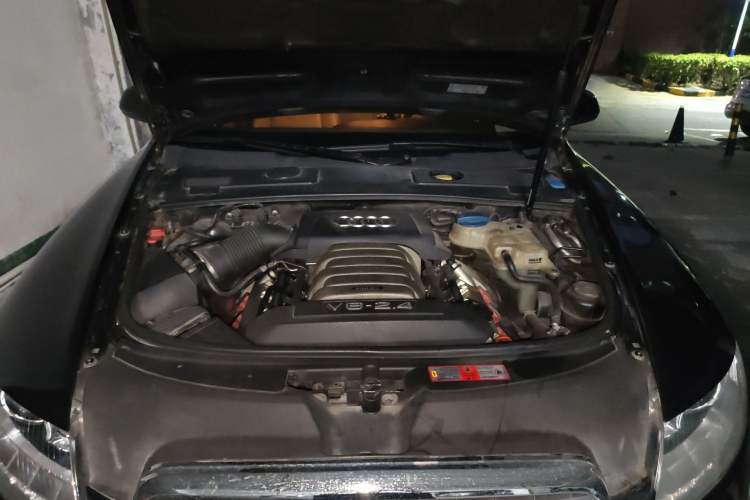 Used Audi A6L 2010 2.4L Comfort Edition Engine Bay