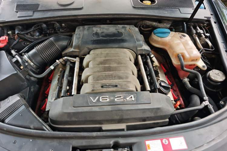 Used Audi A6L 2010 2.4L Technology Edition Engine Bay