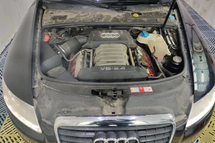 Used Audi A6L 2010 2.4L Comfort Edition Engine Bay