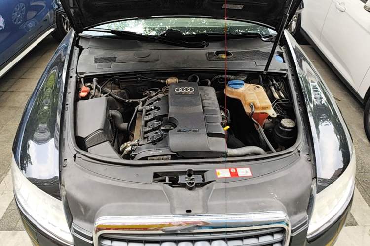Used Audi A6L 2010 2.0 TFSI Automatic Standard Edition Engine Bay