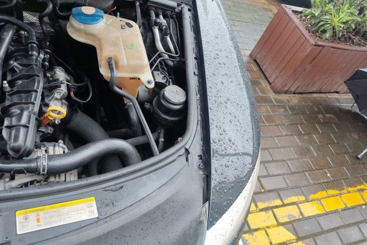 Used Audi A6L 2010 2.0 TFSI Automatic Standard Edition Engine Bay Left
