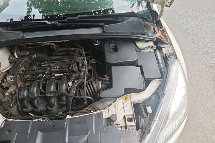 Used Audi A6L 2010 2.0 TFSI Automatic Standard Edition Engine Bay Left