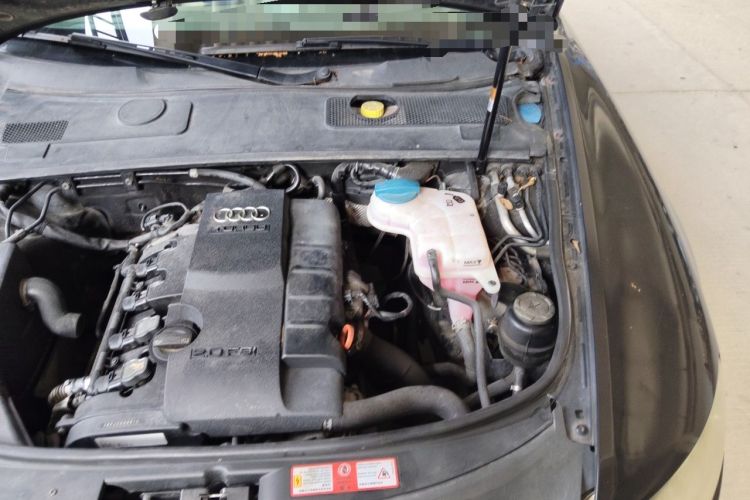 Used Audi A6L 2010 2.0 TFSI Automatic Standard Edition Engine Bay Left