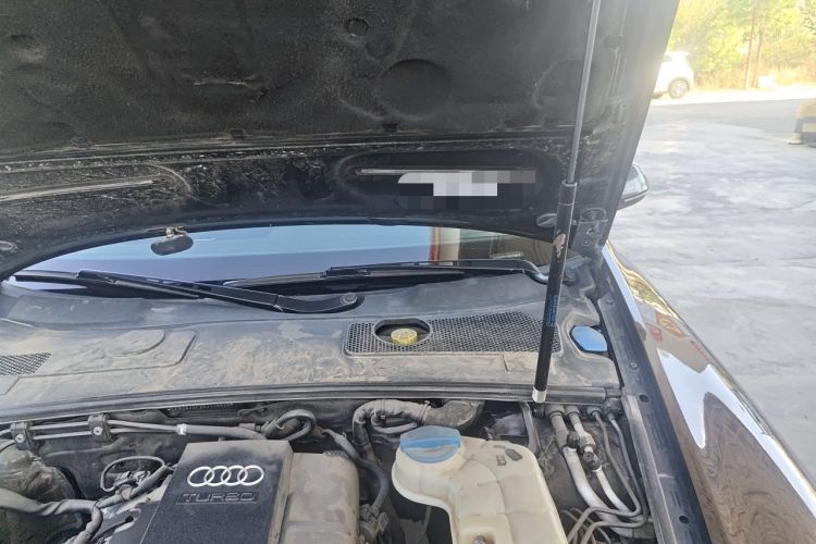Used Audi A6L 2010 2.0 TFSI Automatic Standard Edition Engine Bay Left