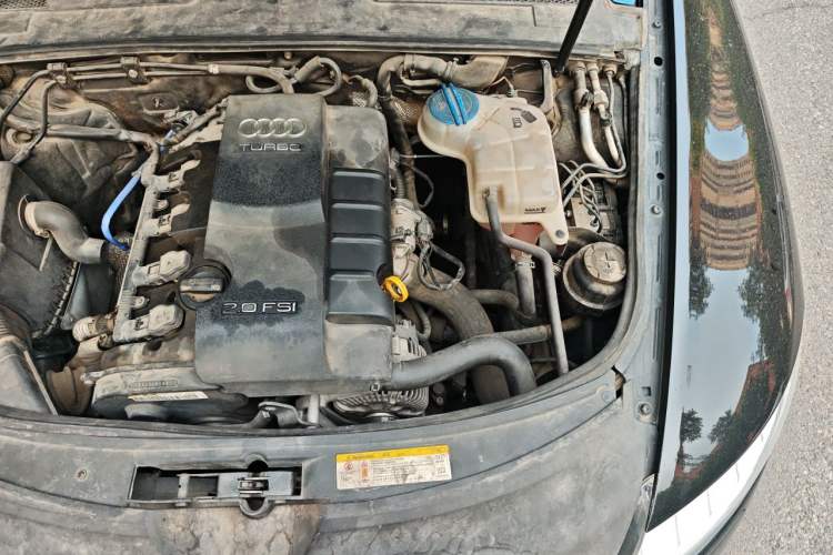 Used Audi A6L 2010 2.0 TFSI Base Version Engine Bay Left