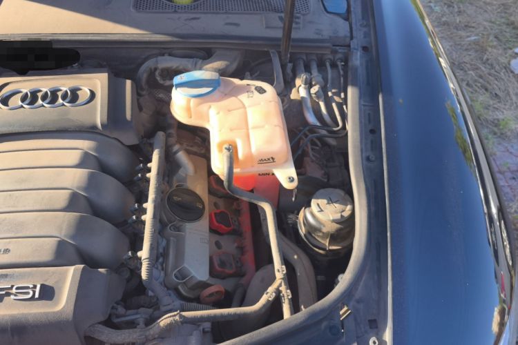 Used Audi A6L 2010 2.8 FSI Comfort Model Engine Bay Left