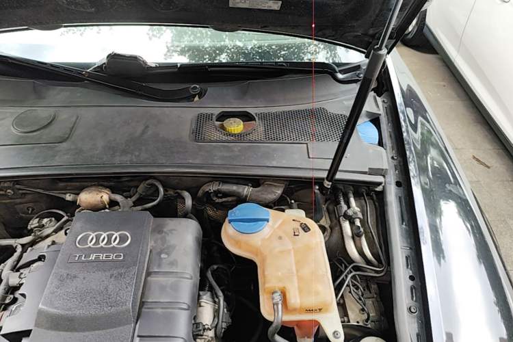 Used Audi A6L 2010 2.0 TFSI Automatic Standard Edition Engine Bay Left