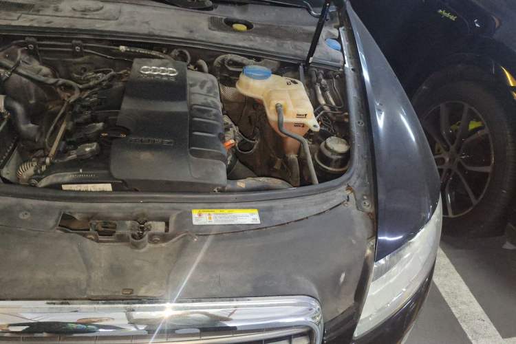 Used Audi A6L 2010 2.0 TFSI Automatic Standard Edition Engine Bay Left