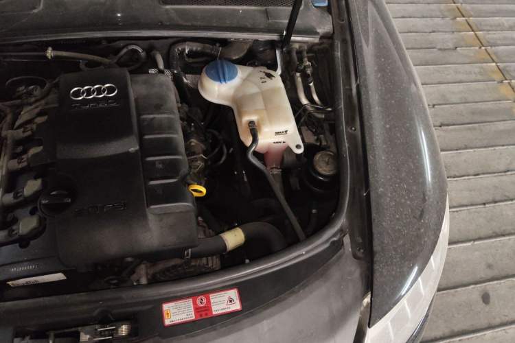 Used Audi A6L 2010 2.0 TFSI Automatic Standard Edition Engine Bay Left