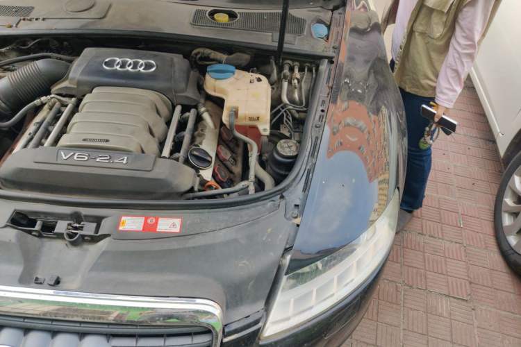 Used Audi A6L 2010 2.4L Technology Edition Engine Bay Left