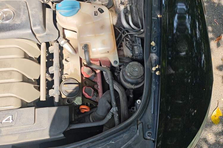 Used Audi A6L 2010 2.4L Technology Edition Engine Bay Left