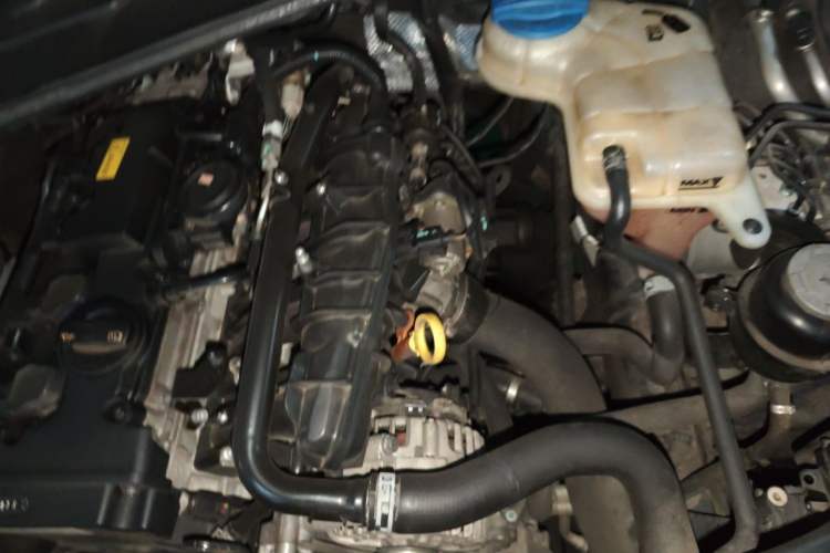 Used Audi A6L 2010 2.0 TFSI Automatic Standard Edition Engine Bay Left