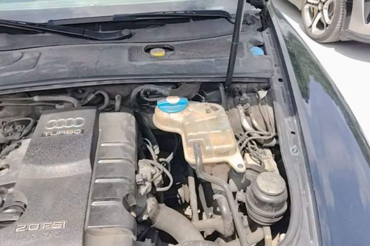 Used Audi A6L 2010 2.0 TFSI Automatic Standard Edition Engine Bay Left