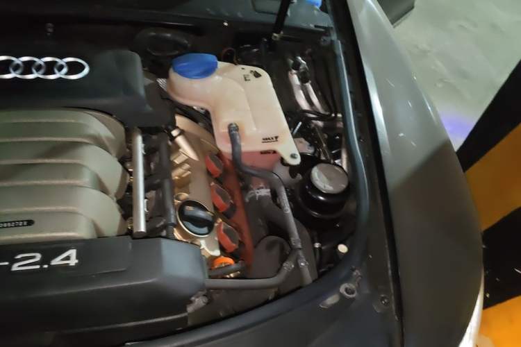 Used Audi A6L 2010 2.4L Comfort Edition Engine Bay Left