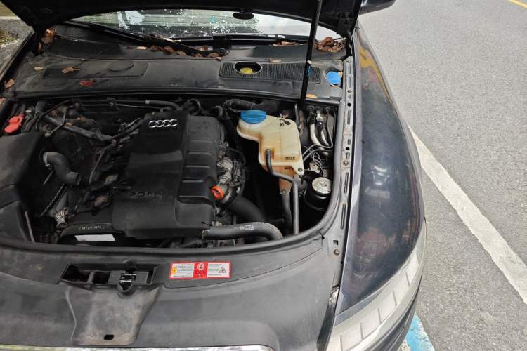 Used Audi A6L 2010 2.0 TFSI Automatic Standard Edition Engine Bay Left