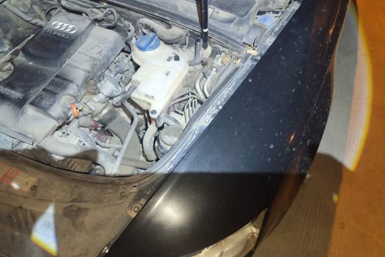 Used Audi A6L 2010 2.0 TFSI Automatic Standard Edition Engine Bay Left