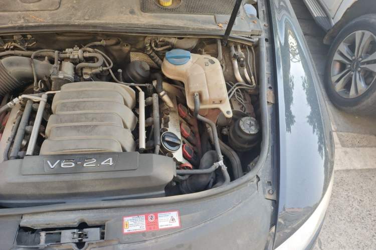 Used Audi A6L 2010 2.4L Comfort Edition Engine Bay Left