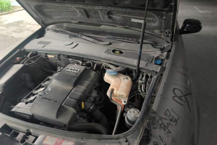 Used Audi A6L 2010 2.0 TFSI Automatic Standard Edition Engine Bay Left